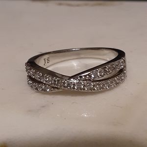 Criss cross diamond ring
